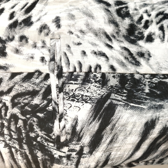 Black and white graphic jacket - Picture 4 of 7